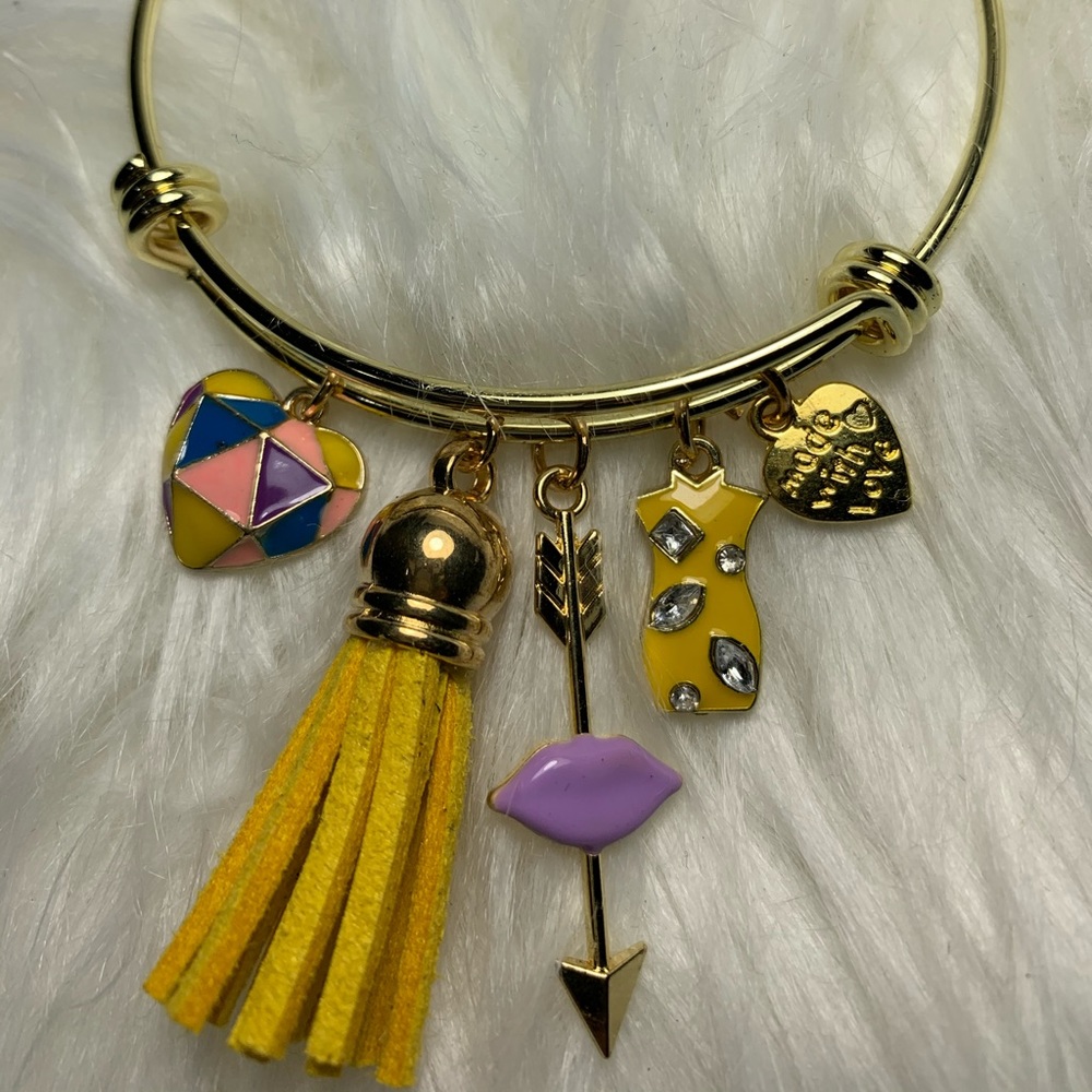 FabBangle - Picture 16 of 16